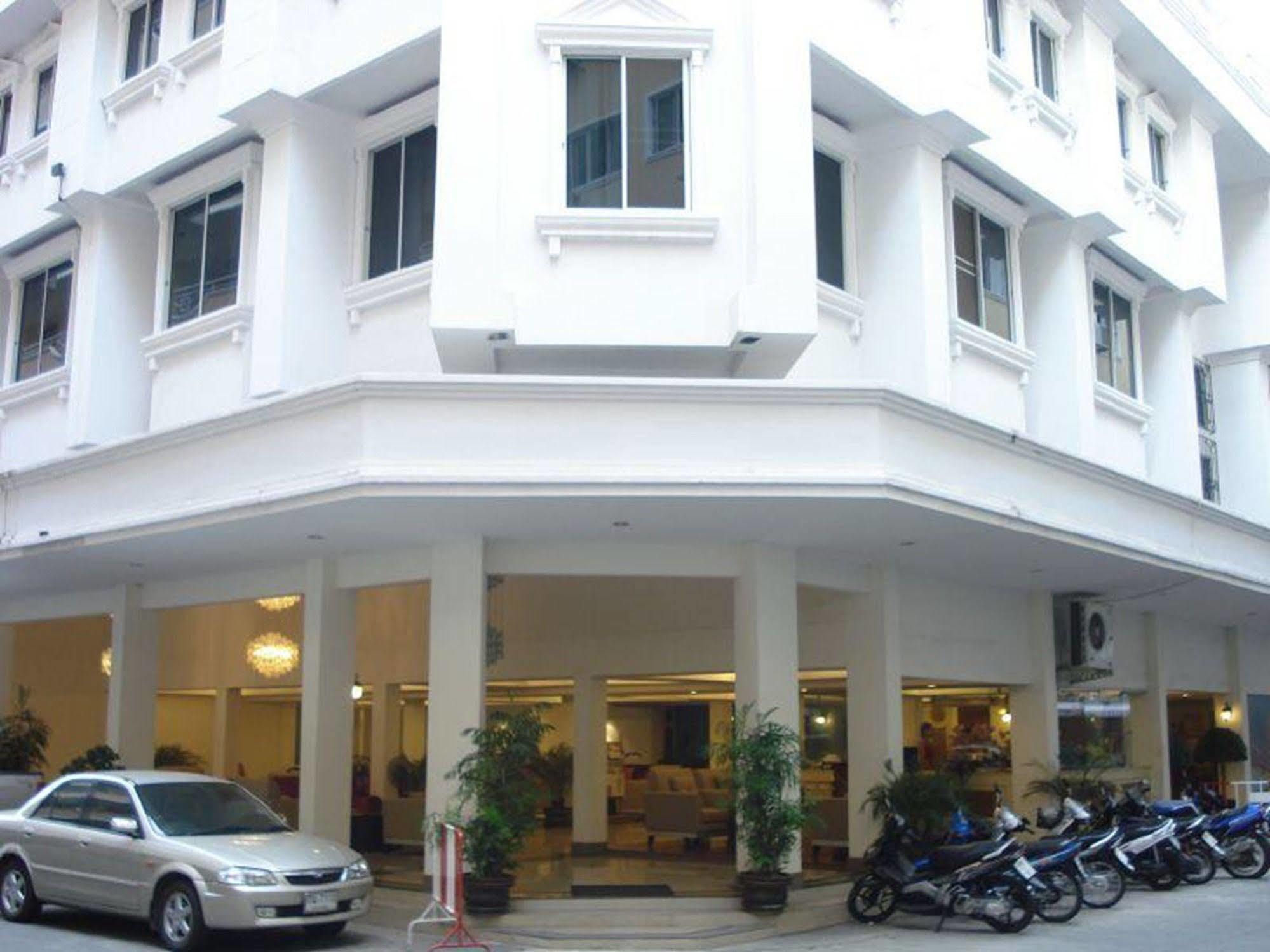 Lk Mansion Aparthotel Pattaya Bagian luar foto