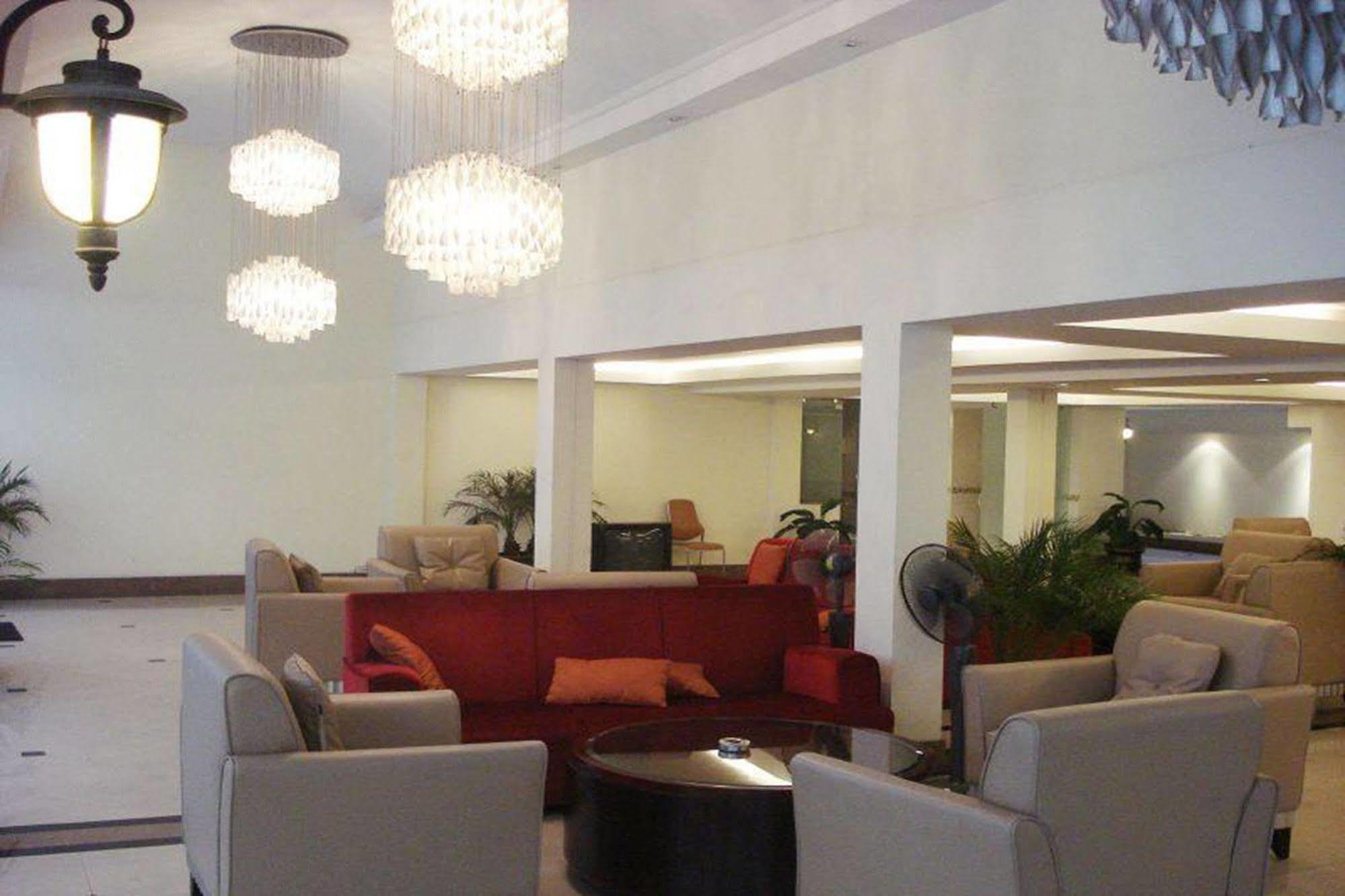 Lk Mansion Aparthotel Pattaya Bagian luar foto