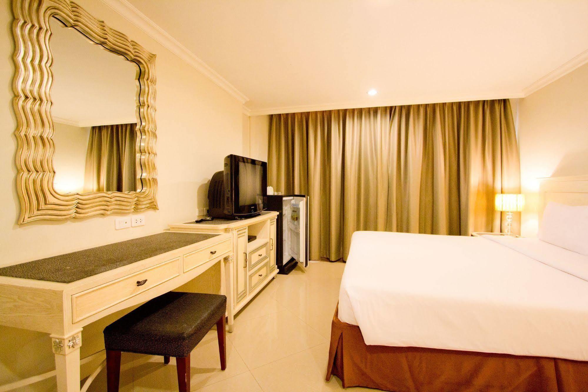 Lk Mansion Aparthotel Pattaya Bagian luar foto