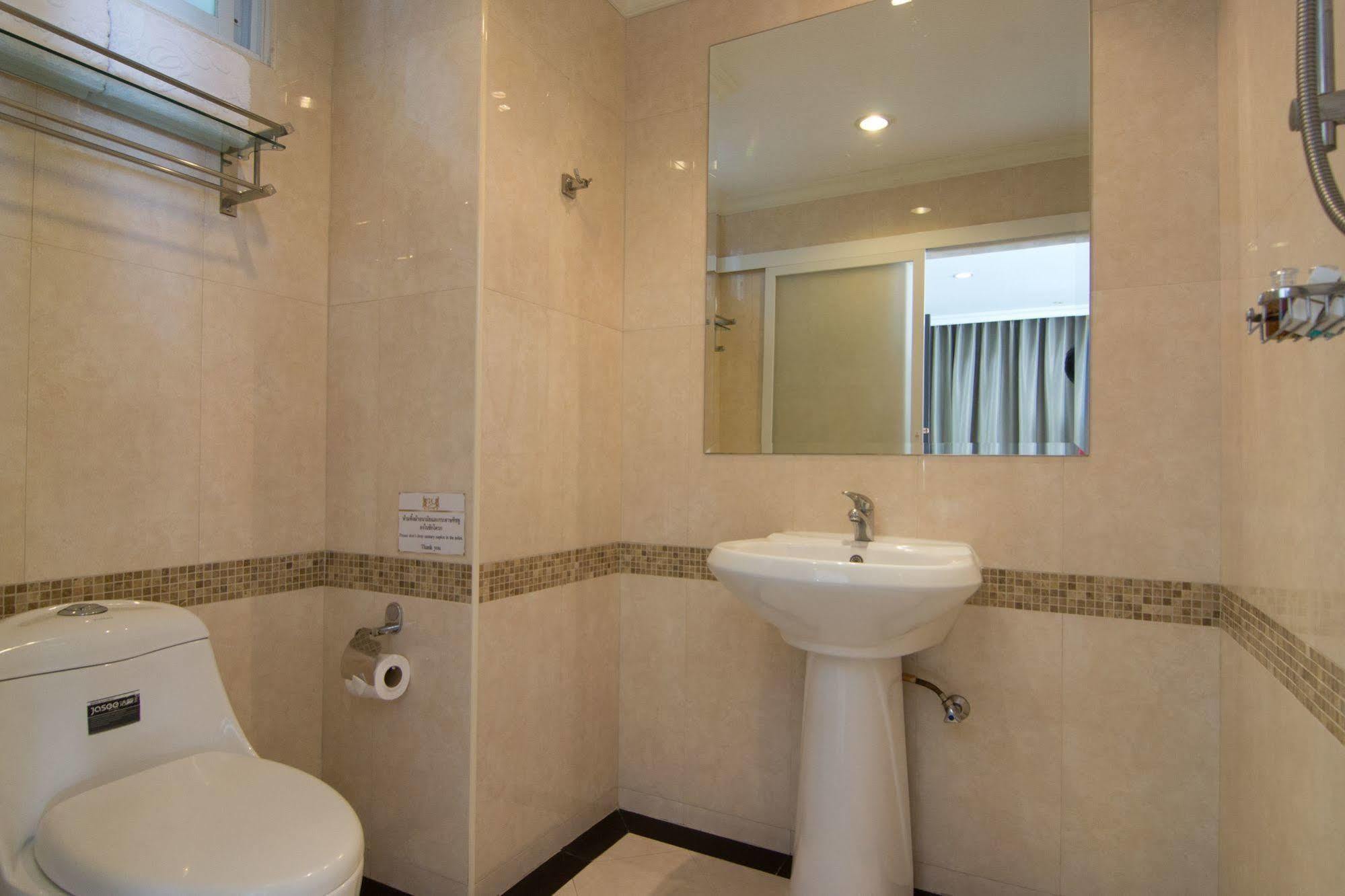 Lk Mansion Aparthotel Pattaya Bagian luar foto