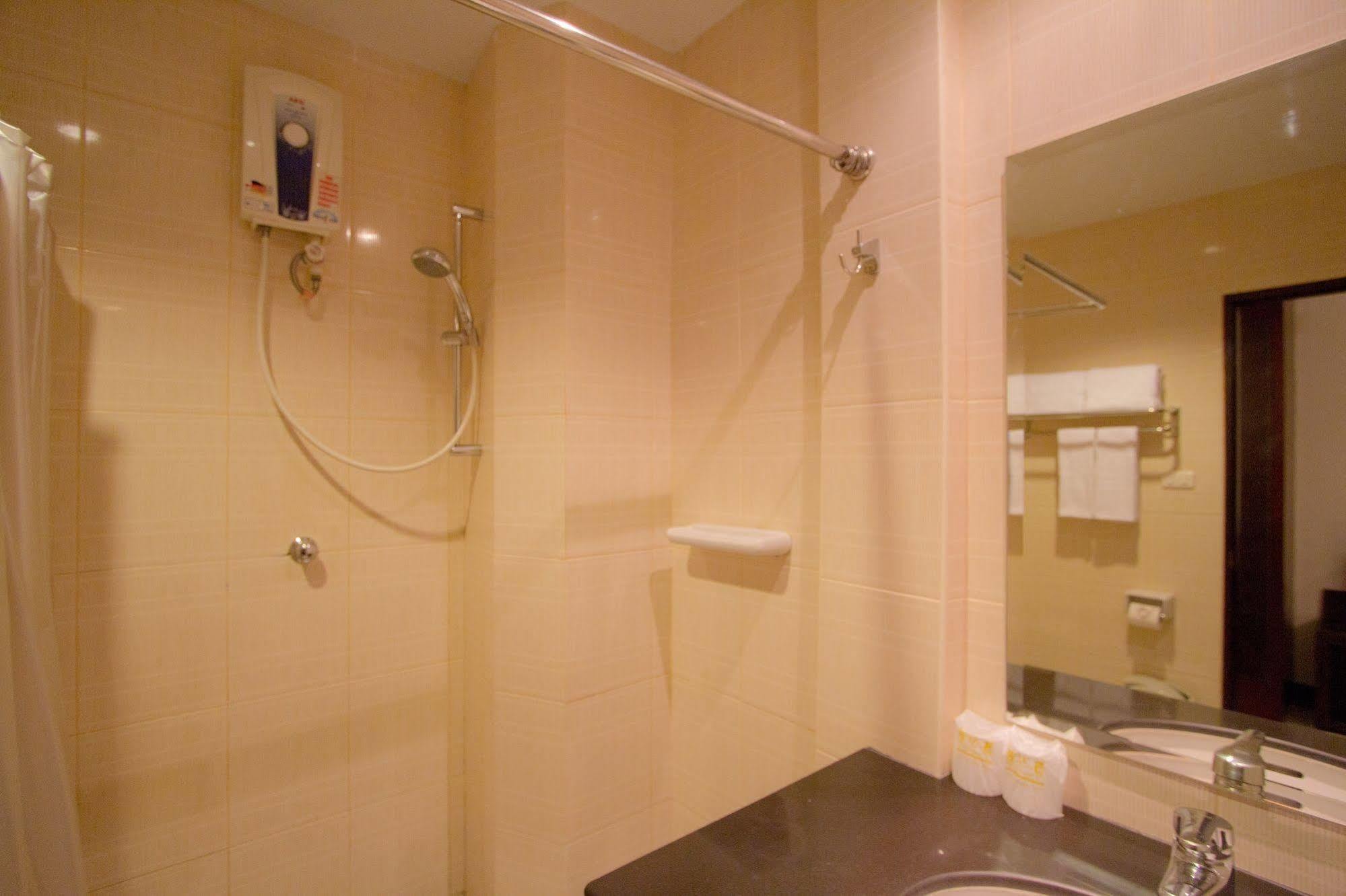 Lk Mansion Aparthotel Pattaya Bagian luar foto