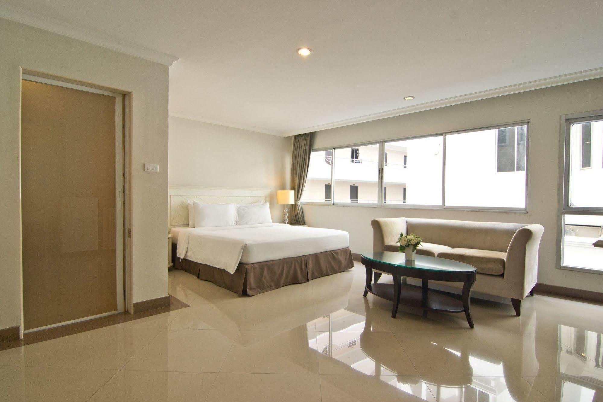 Lk Mansion Aparthotel Pattaya Bagian luar foto