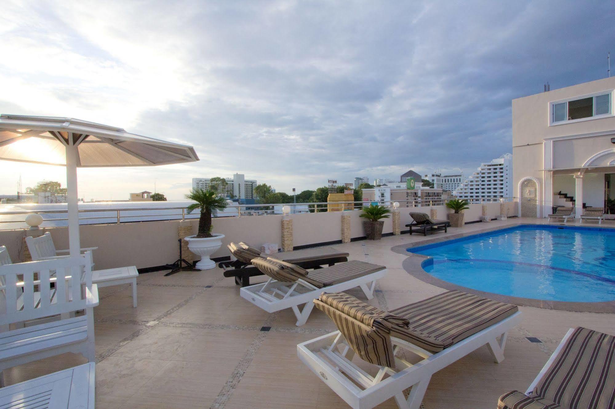 Lk Mansion Aparthotel Pattaya Bagian luar foto