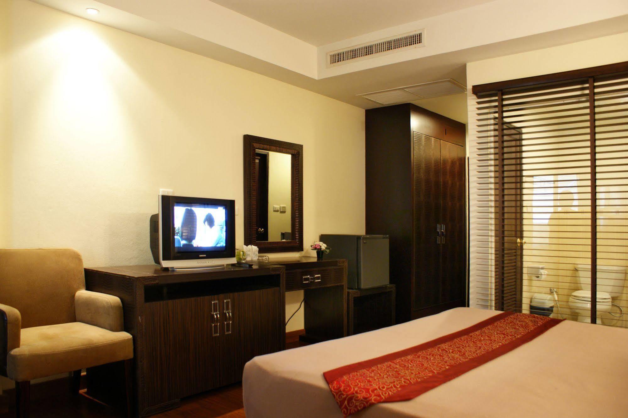Lk Mansion Aparthotel Pattaya Bagian luar foto