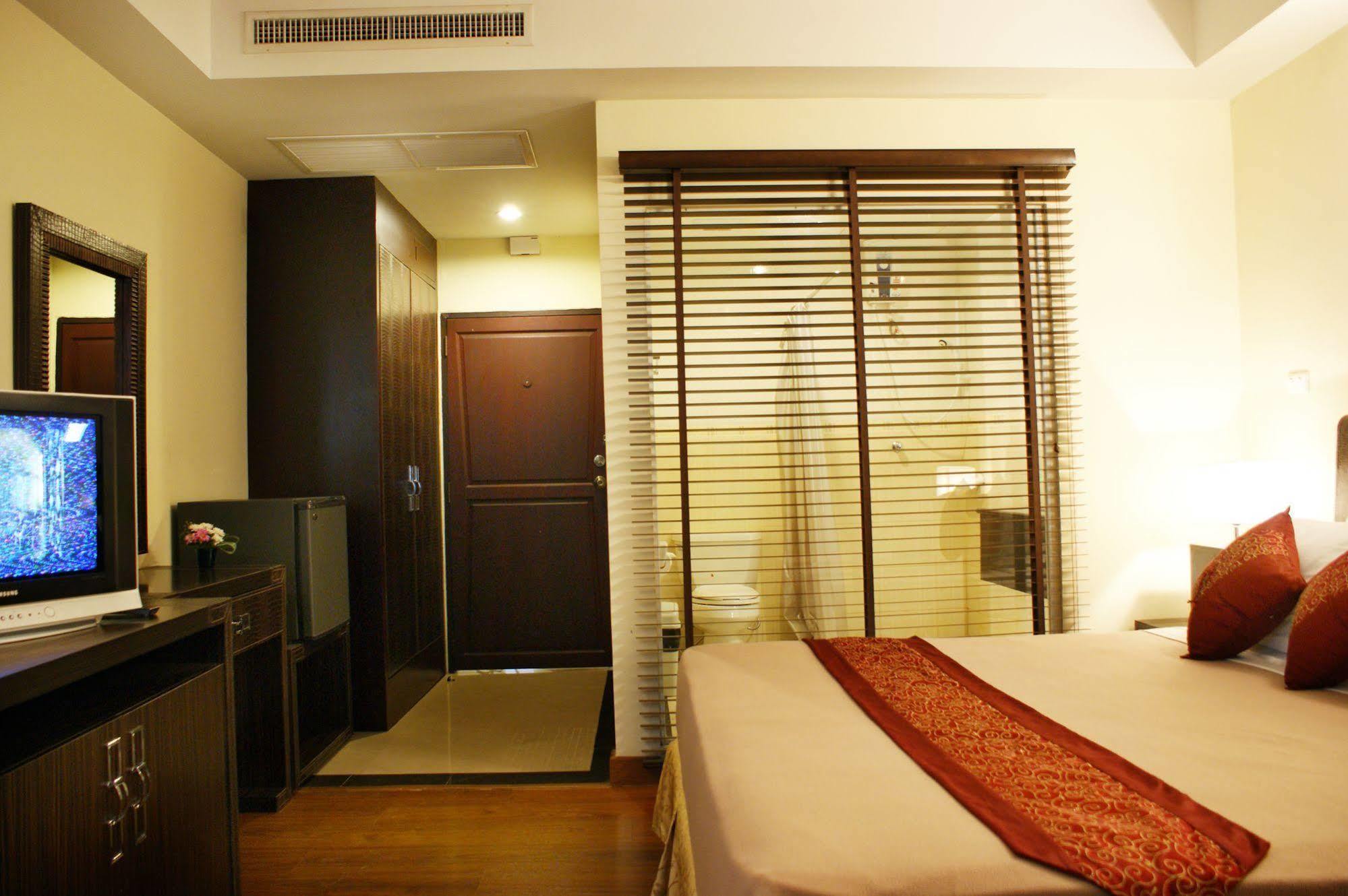 Lk Mansion Aparthotel Pattaya Bagian luar foto